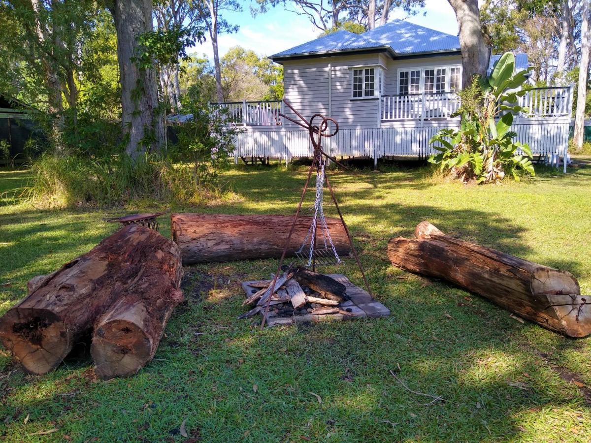 Lake Weyba Noosa Lodge & Kangaroos Peregian Beach Exterior photo